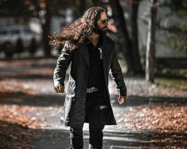 Exploring the Different Styles of Leather Trench Coats: Classic vs. Modern
